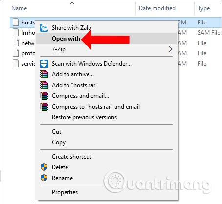 Mở file hosts bằng Notepad